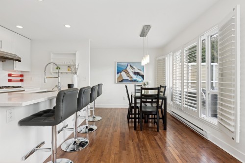 205 18Th Street E, North Vancouver, BC 