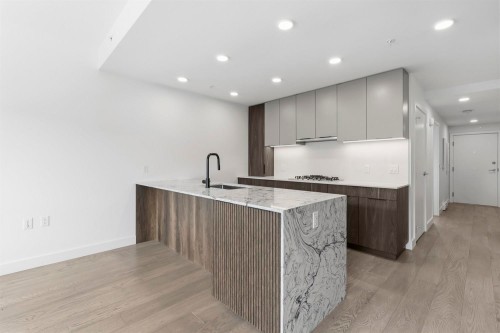 305-3590 39Th Avenue W, Vancouver, BC 