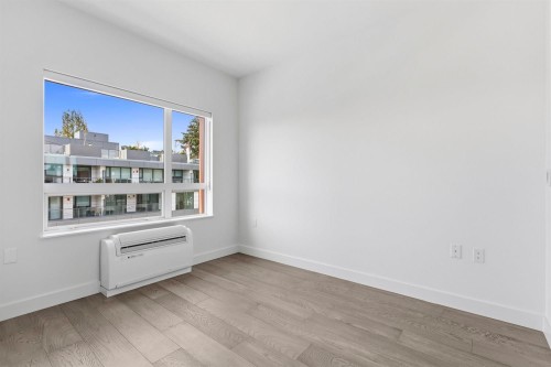 305-3590 39Th Avenue W, Vancouver, BC 