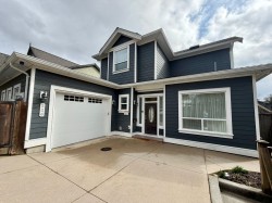 226 Gifford Place New Westminster, BC V3L 1K7