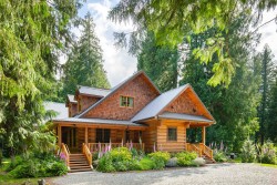 1710 Highway 99 Pemberton, BC V0N 2L0