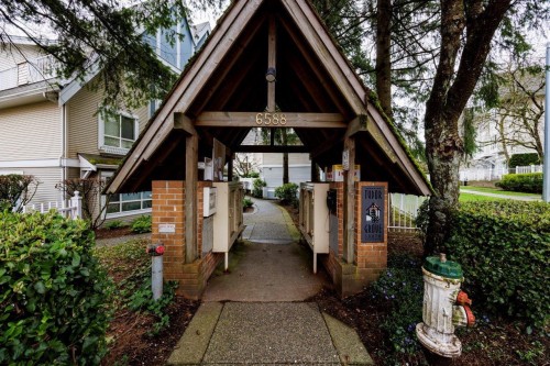 79-6588 Southoaks Crescent  Burnaby, BC V5E 4K1