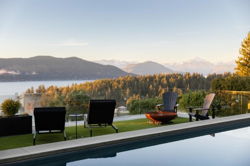 6252 Overstone Drive, West Vancouver, BC 