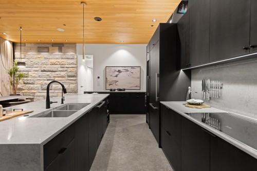 6252 Overstone Drive, West Vancouver, BC 