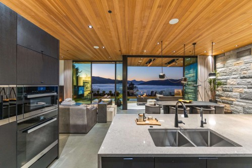 6252 Overstone Drive, West Vancouver, BC 