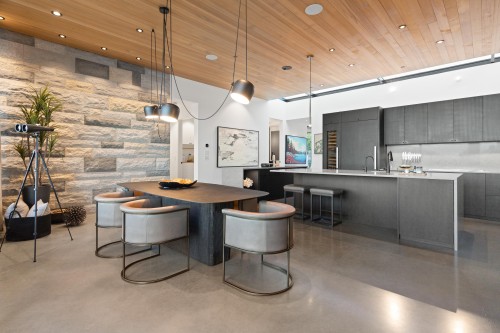 6252 Overstone Drive, West Vancouver, BC 