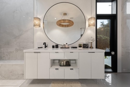 6252 Overstone Drive, West Vancouver, BC 