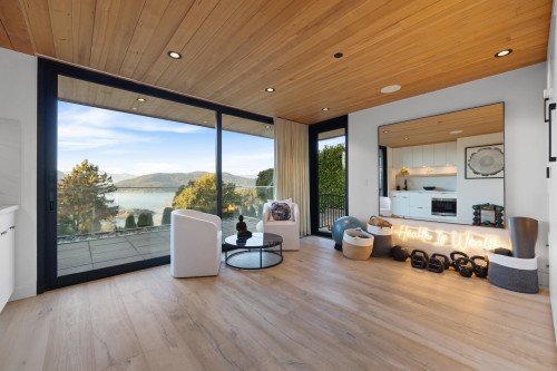 6252 Overstone Drive, West Vancouver, BC 