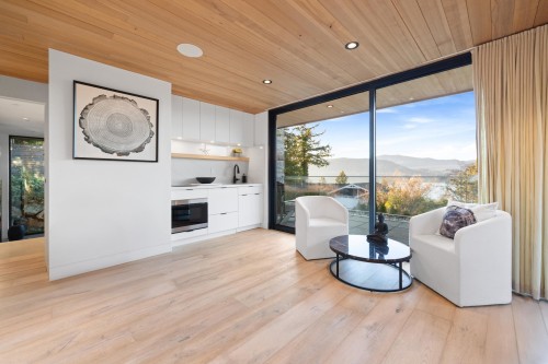 6252 Overstone Drive, West Vancouver, BC 