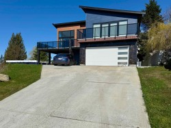 1496 Bonniebrook Heights Road Gibsons, BC V0N 1V5