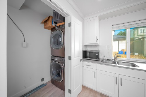 3765 3Rd Avenue W, Vancouver, BC 
