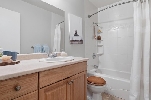2329 Mountain Highway, North Vancouver, BC 