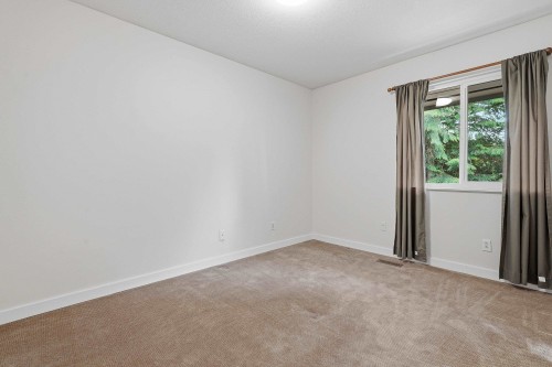 2329 Mountain Highway, North Vancouver, BC 