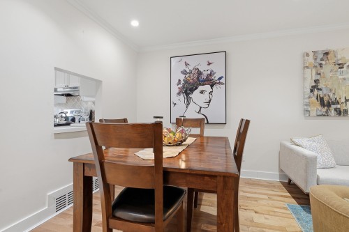2329 Mountain Highway, North Vancouver, BC 