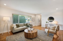 8326 Royal Oak Avenue Burnaby, BC V5J 4L2