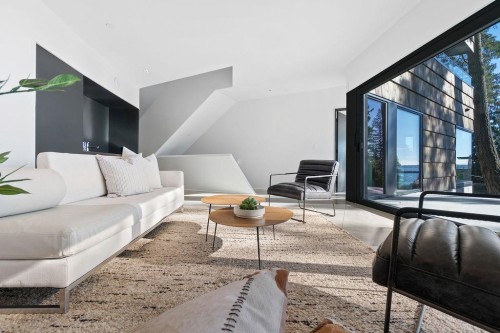 4166 Rose Crescent, West Vancouver, BC 