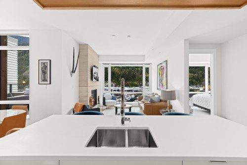 706-6707 Nelson Avenue, West Vancouver, BC 