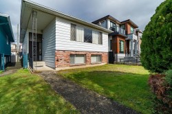 437 55th Avenue E Vancouver, BC V5X 1N3