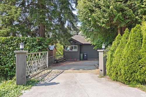 3582 Edgemont Boulevard, North Vancouver, BC 