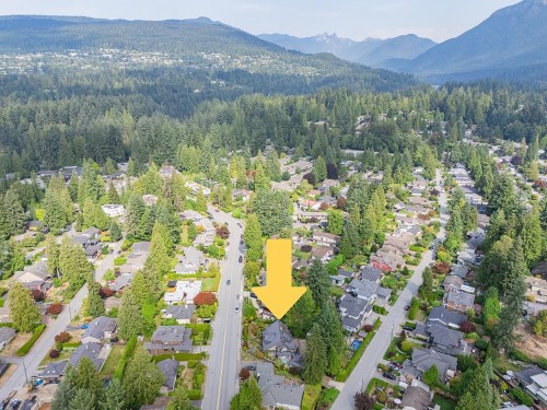 3582 Edgemont Boulevard, North Vancouver, BC 