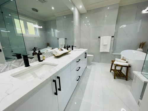 11231 King Road, Richmond, BC 