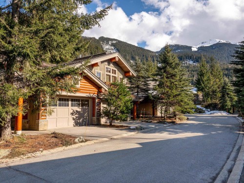 2-2324 Taluswood Place  Whistler, BC V8E 0R1