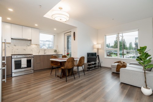 304-645 Como Lake Avenue  Coquitlam, BC V3J 0N9