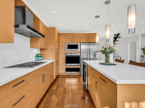 132 22Nd Avenue W, Vancouver, BC 