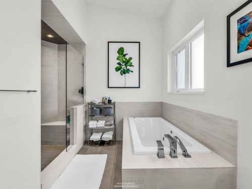 132 22Nd Avenue W, Vancouver, BC 