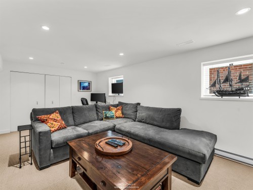 132 22Nd Avenue W, Vancouver, BC 