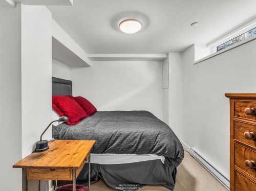 132 22Nd Avenue W, Vancouver, BC 