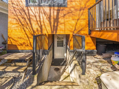 132 22Nd Avenue W, Vancouver, BC 