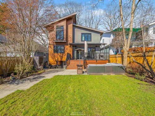 132 22Nd Avenue W, Vancouver, BC 