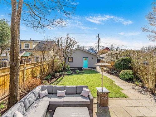 132 22Nd Avenue W, Vancouver, BC 