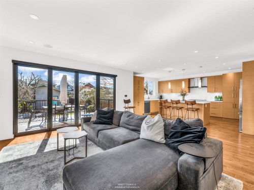 132 22Nd Avenue W, Vancouver, BC 