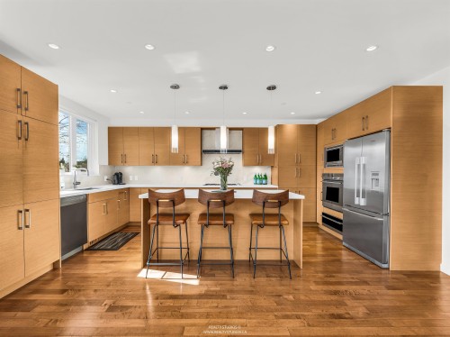 132 22Nd Avenue W, Vancouver, BC 