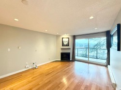 203-111 10th W Vancouver, BC V5Y 1R7