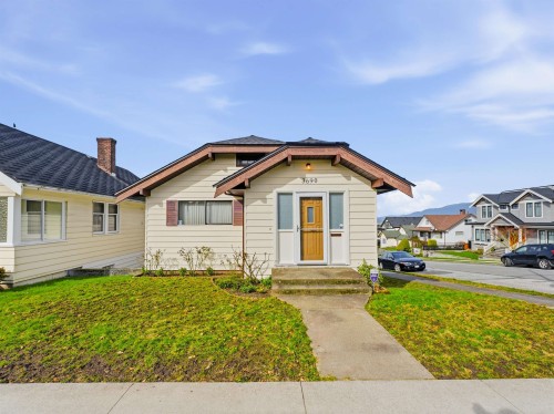 3690 Dundas Street, Vancouver, BC 