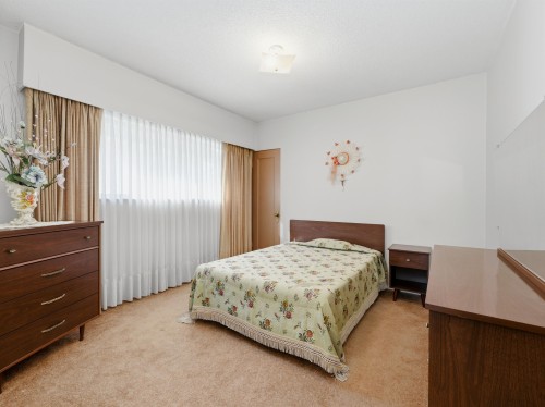 3690 Dundas Street, Vancouver, BC 