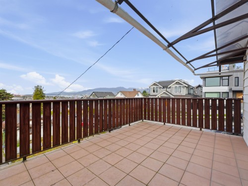 3690 Dundas Street, Vancouver, BC 