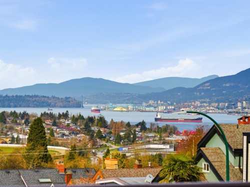 3690 Dundas Street, Vancouver, BC 