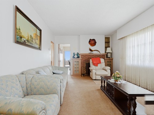 3690 Dundas Street, Vancouver, BC 