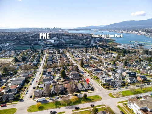 3690 Dundas Street, Vancouver, BC 