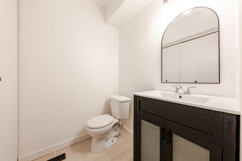 8008 Ash Street, Richmond, BC 