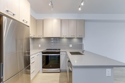 206-4933 Clarendon Street  Vancouver, BC V5R 0J6