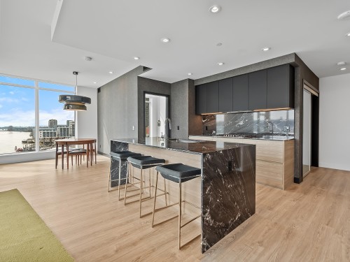 608-680 Quayside Drive  New Westminster, BC V3M 0P2