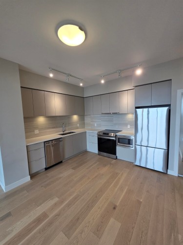 801-8761 University Crescent  Burnaby, BC V5A 0G3