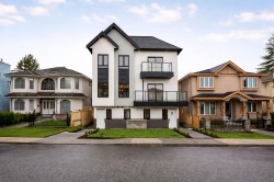 4-7353 12th Ave Burnaby, BC V3N 2J8