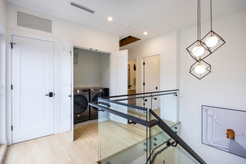4-7353 12Th Ave, Burnaby, BC 