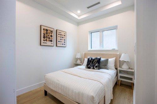 4-7353 12Th Ave, Burnaby, BC 